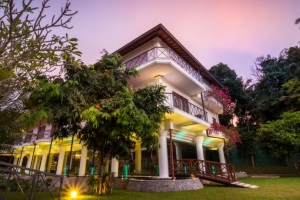 هتل ماهاولی ریچ کندی