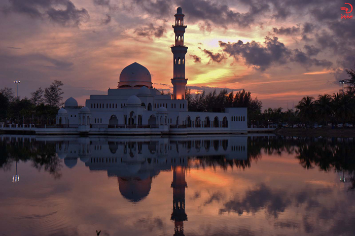 Tengku Tengah Zaharah Mosque